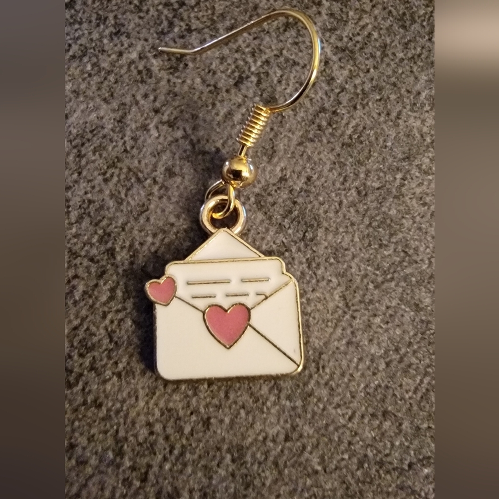 Handcrafted Womens Valentine's Earrings Goldtone - Picture 4 of 5
